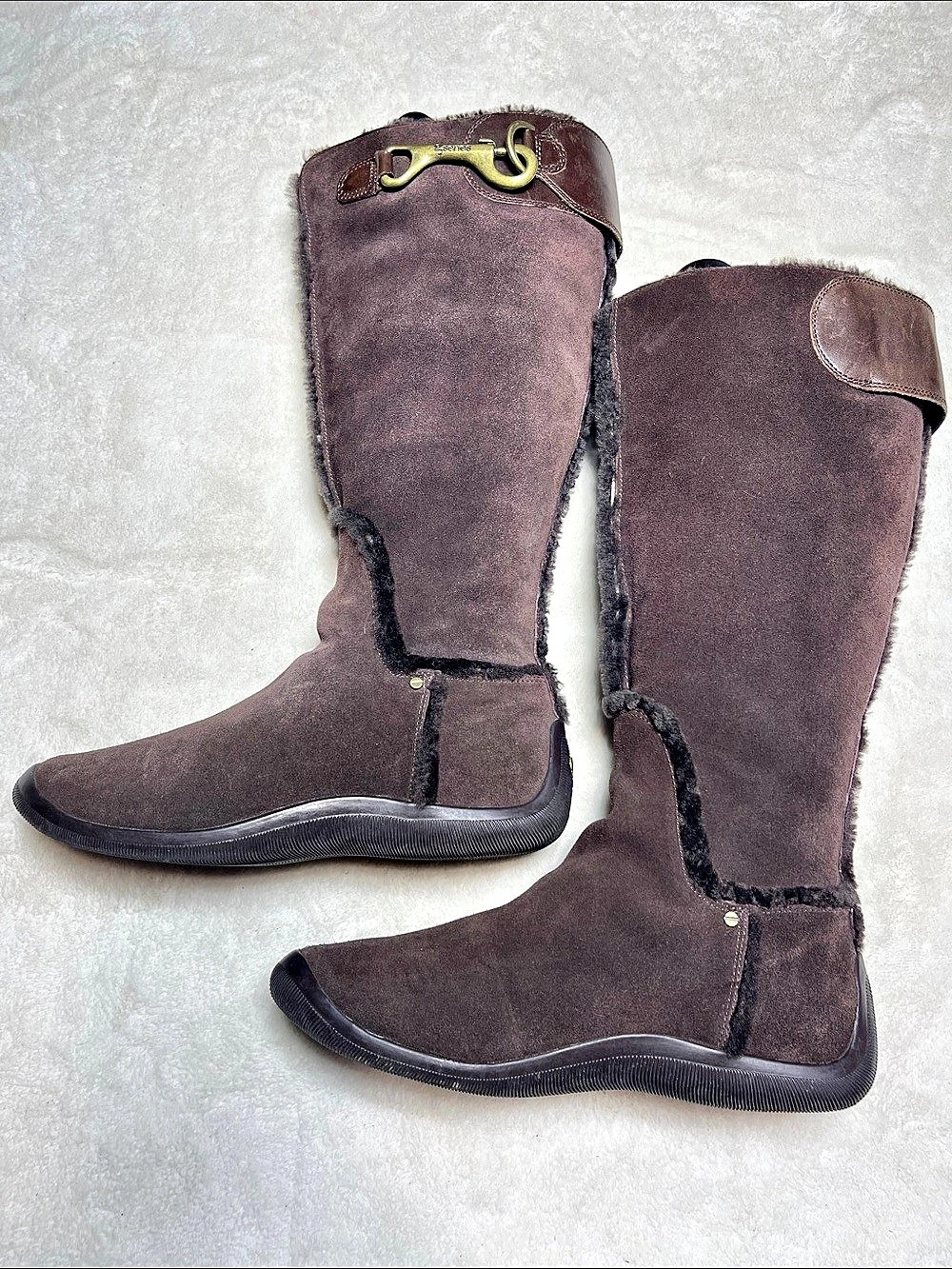 G series Suede Winter Boots in Brown Size 8
